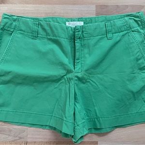 Gap favorite chino shorts green size 20